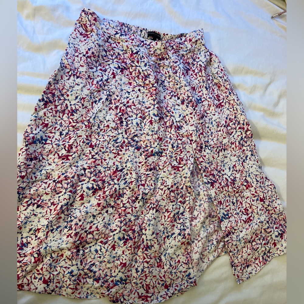 Banana Republic Floral midi skirt with slit size S